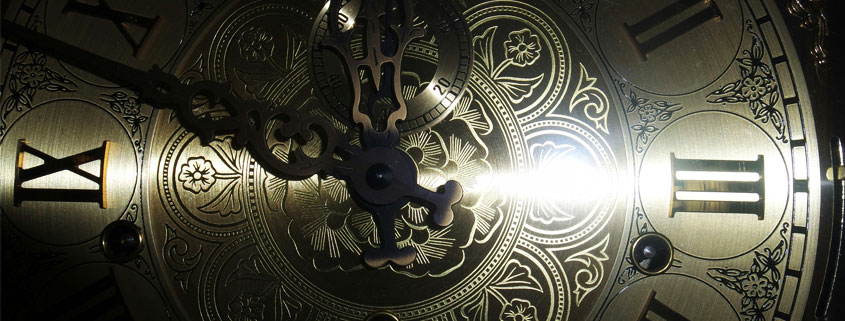 Antique-Clock-Dial-Vintage-Timekeeping-Detail Antique clock dial featuring traditional timekeeping design and vintage craftsmanship